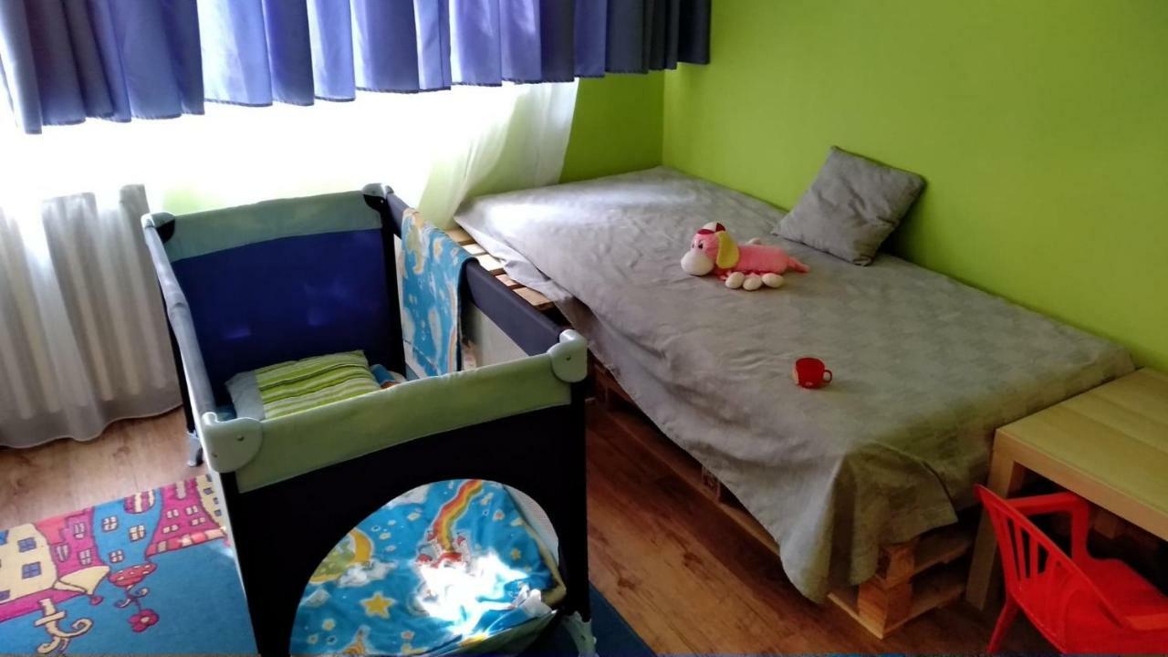 Gesztenyes Apartman Mişcolţ Exterior foto