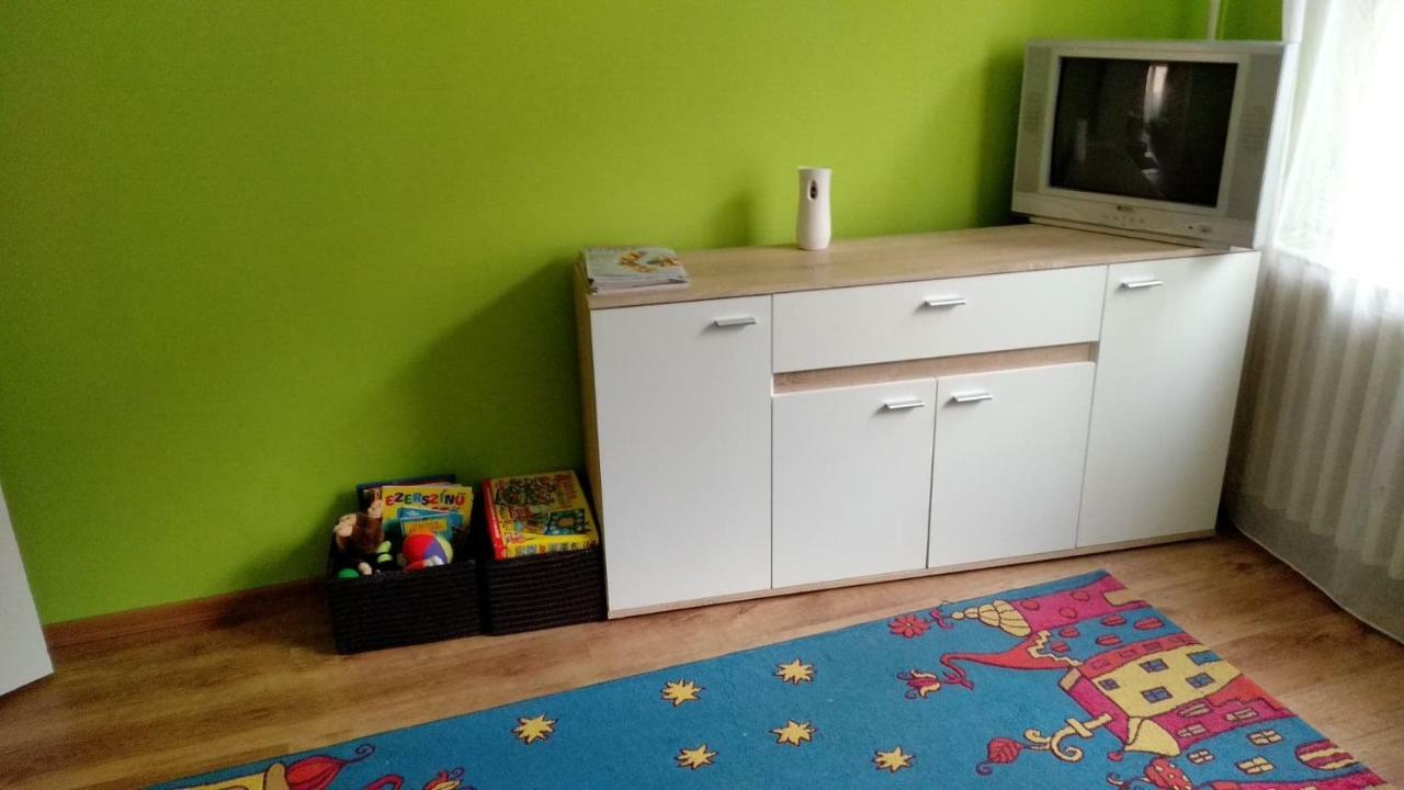 Gesztenyes Apartman Mişcolţ Exterior foto